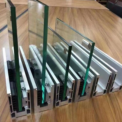 Het moderne Traliewerk van de het Glasbalustrade van Roestvrij staalframeless voor Binnen en Openlucht