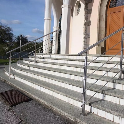 De de openlucht van de de leuningstrap van het roestvrij staalbalkon Balustrades en Leuningen