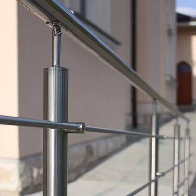 De de openlucht van de de leuningstrap van het roestvrij staalbalkon Balustrades en Leuningen
