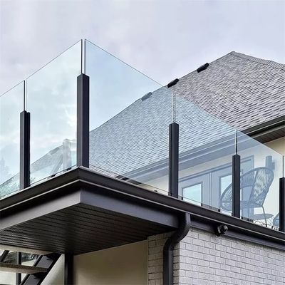 De moderne Gelamineerde Leuningen van het Glasbalkon, het Roestvrije staalpost van de Glasbalustrade