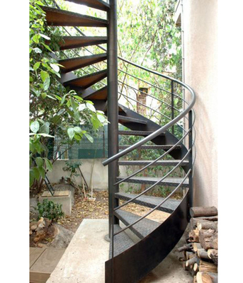Gebruikte metalen externe wenteltrappen massief hout / gelaagd gehard glas