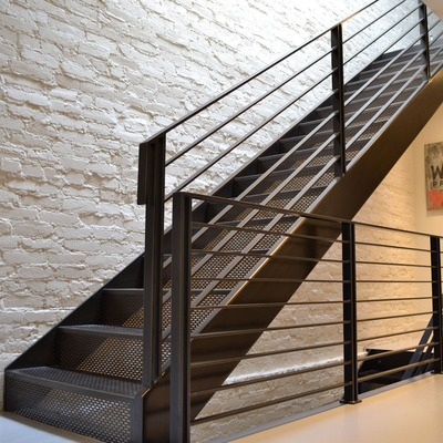 Bouw exterieur Gegalvaniseerd staal Metalen trap 38 mm massief houten loopvlak