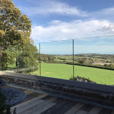 Vloermontage frameloos glazen balustradesysteem roestvrij staal 304 / 316