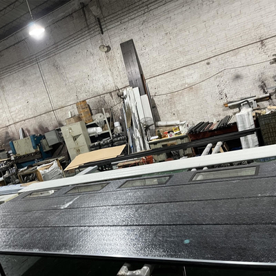 Van het de Villastaal van het Tesia In het groot Aluminium Eigentijdse Sectionele de Garagedeur