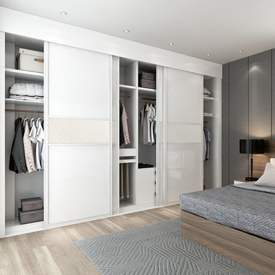 Wit Houten Modern de Schuifdeurkabinet van de Lakarmoire Aangepast Garderobe