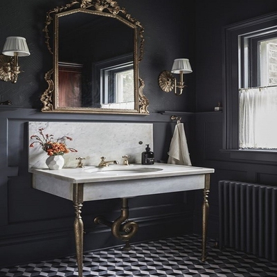 Gouden SS Metaal Aangepaste Badkamerskabinetten 35“ Marmeren Countertop Gootsteenijdelheid