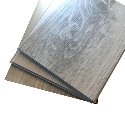De binnen Plastic Houten Vinylbevloering van de Korrelplank LVT maakte Vlot in reliëf eindigt
