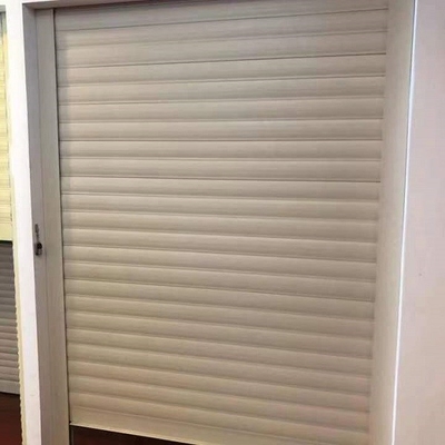 Het hete Zink galvaniseerde het Geautomatiseerde Blind van Rollup van de Garagedeur Wind Gemotoriseerde